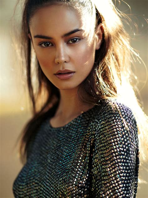 courtney eaton model.